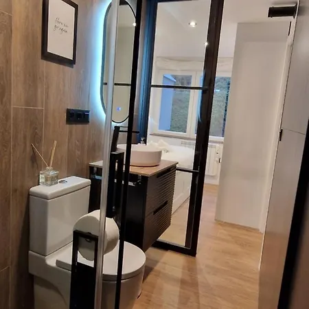 Brand New Very Cosy And Awesome Display Close To The Slope! Private Parking Apartamento