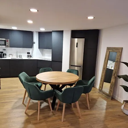 Brand New Very Cosy And Awesome Display Close To The Slope! Private Parking *